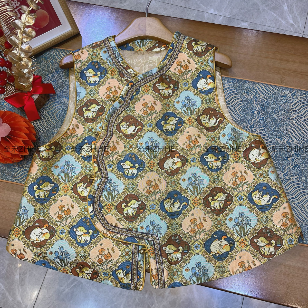 26年早春！早春上新极简大牌老钱新中式真丝唐锦提花马甲