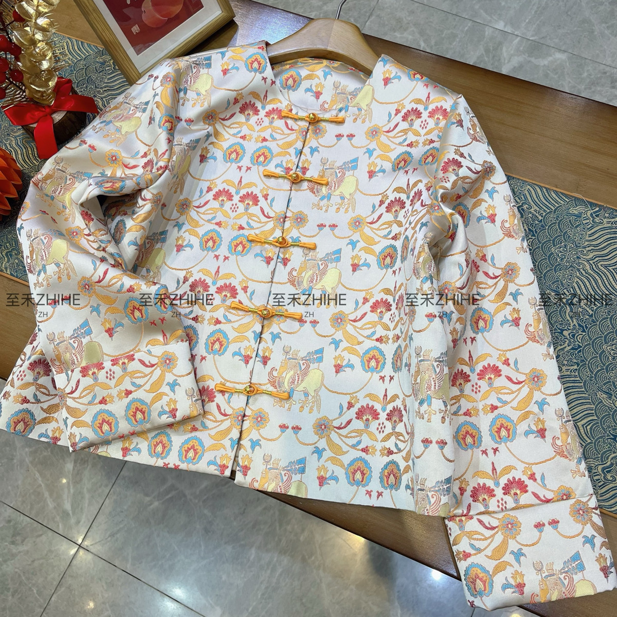 26年早春！极简大牌老钱新中式蜀锦提花盘扣外套短外套,女装/女士精品,时尚套装,淘宝优惠券,粉丝福利购,淘宝优惠卷