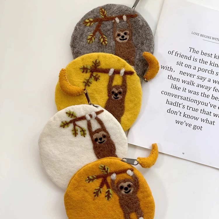 手工尼泊尔羊毛毡零钱卡包收纳包 出口日韩创意个性猴子捞月钱包