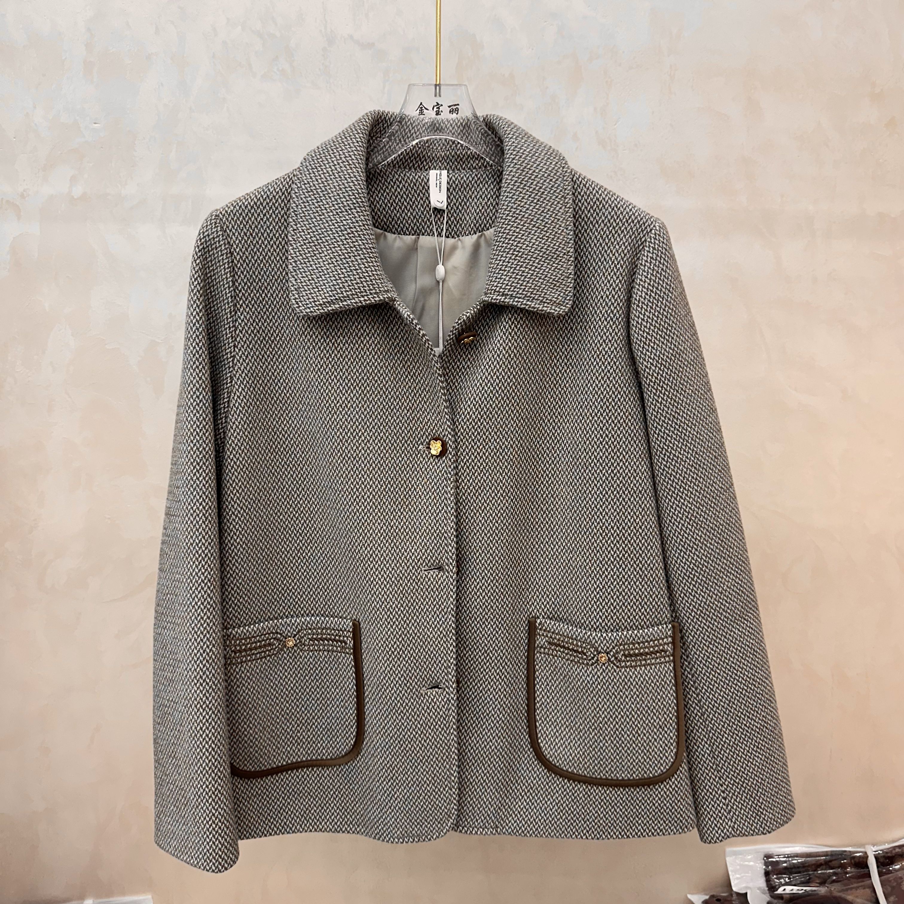 金宝丽D627专柜正品新款秋季女装时尚大码妈妈装打底呢子外套女27