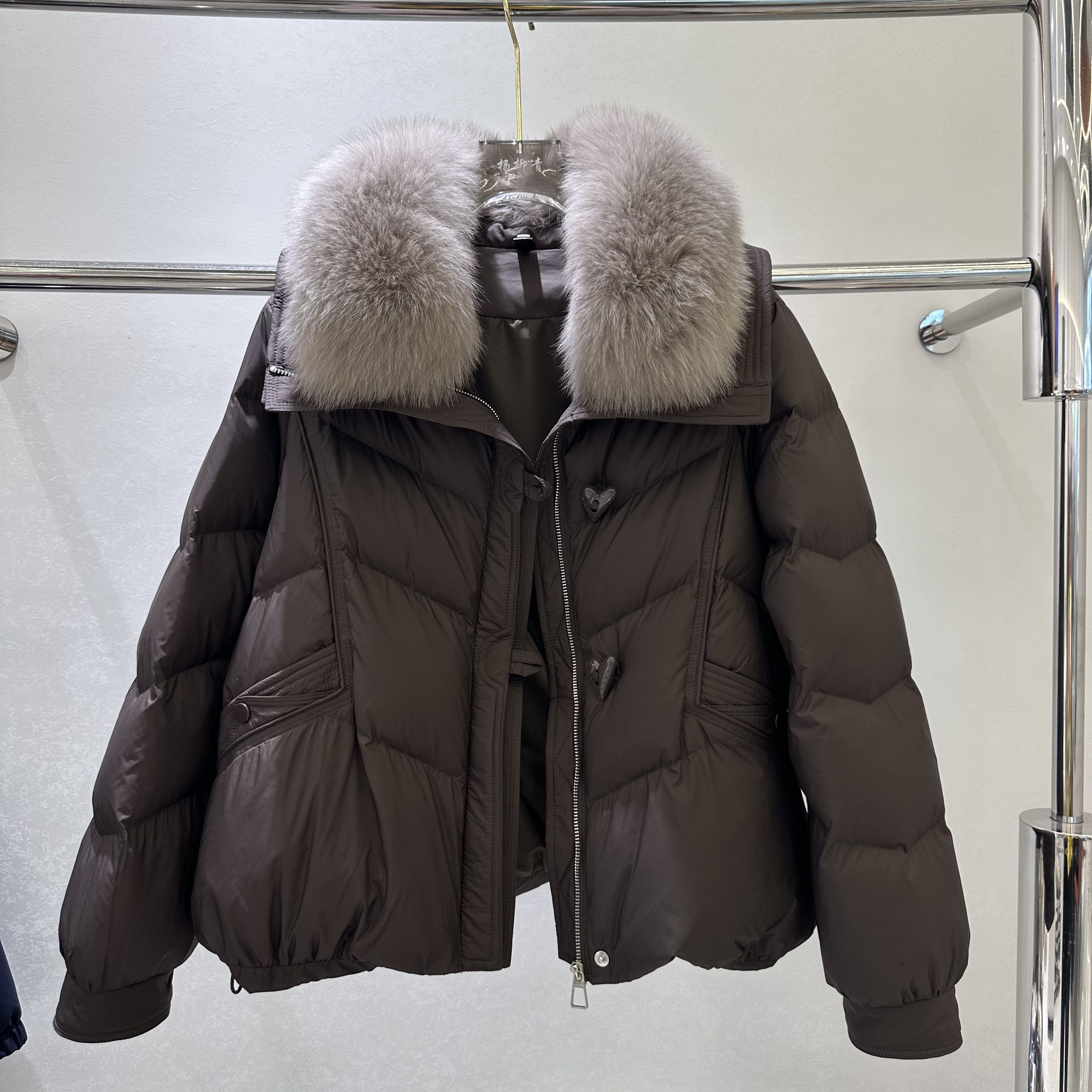 9906专柜正品新款冬季女装时尚保暖白鸭绒真毛领羽绒服外套女