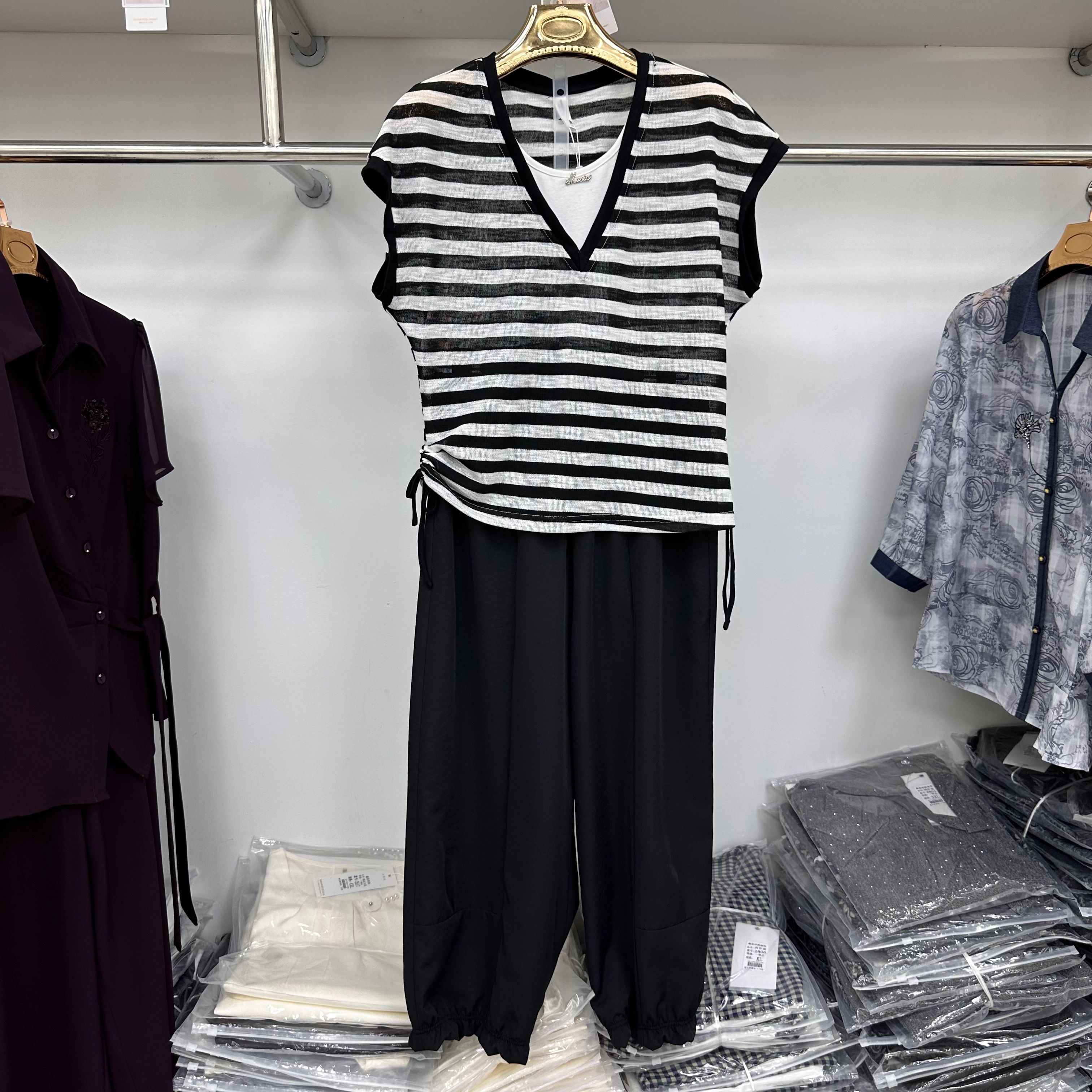 2811专柜正品新款夏季女装条纹拼接短袖上衣+裤子妈妈装两件套AA