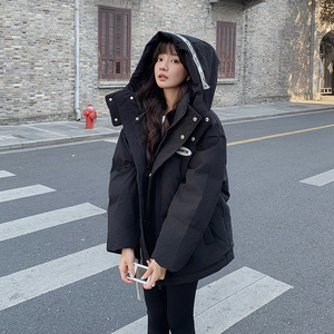 大货已出 主推 字母织带贴标连帽羽绒服90绒266-2382-P265K39图片