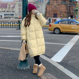 大货已出 网红 奶黄色长款羽绒服 标90绒266-8877图片