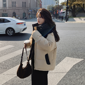 撞色短款连帽羽绒服女2025冬季新款韩版宽松爆款小个子加厚面包服图片