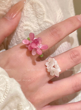 多巴胺花朵戒指女小众设计配饰食指戒海边度假串珠叠戴巨好看指环