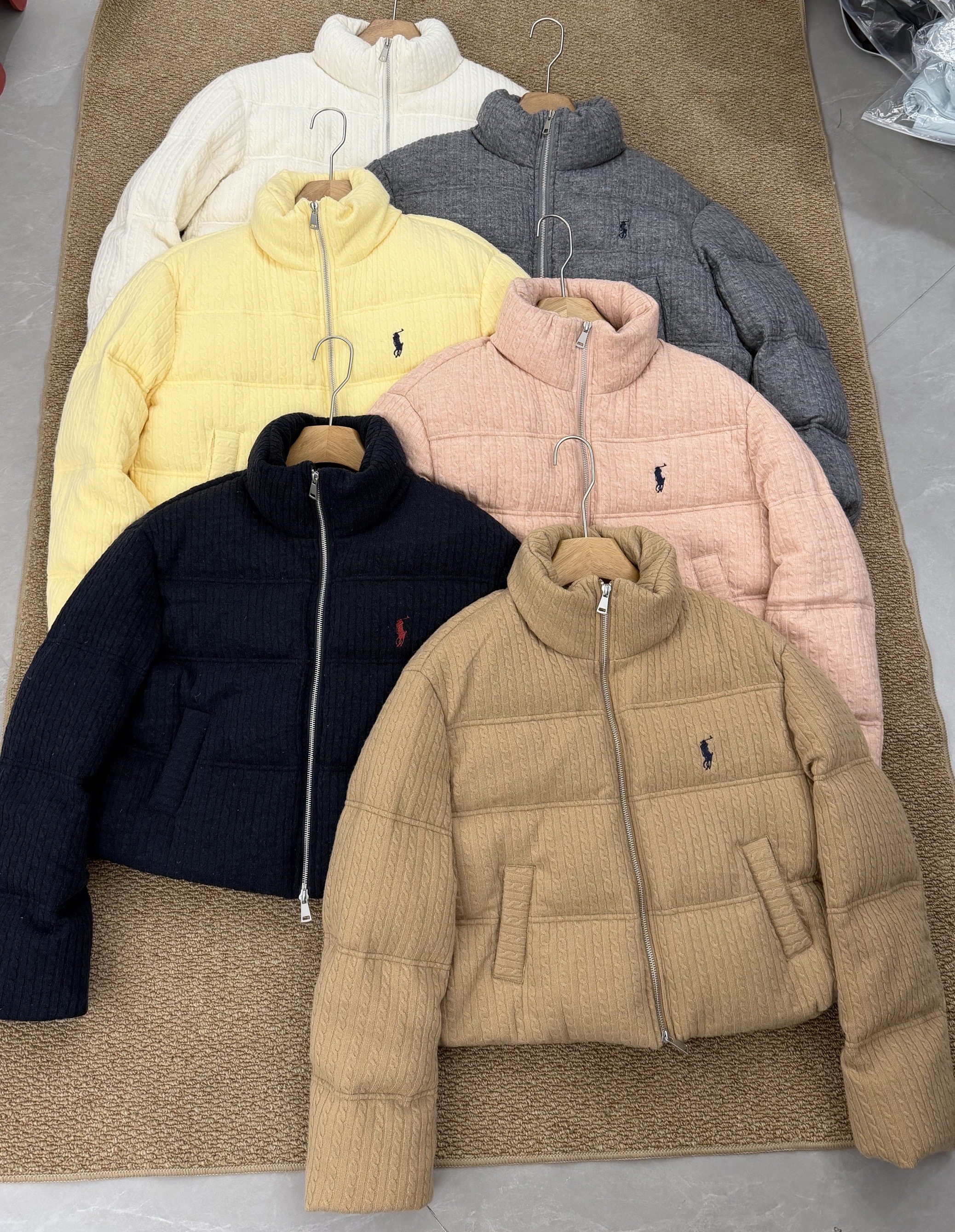 欧洲站2025新款冬立领针织90白鹅绒羽绒服女短款加厚小个子