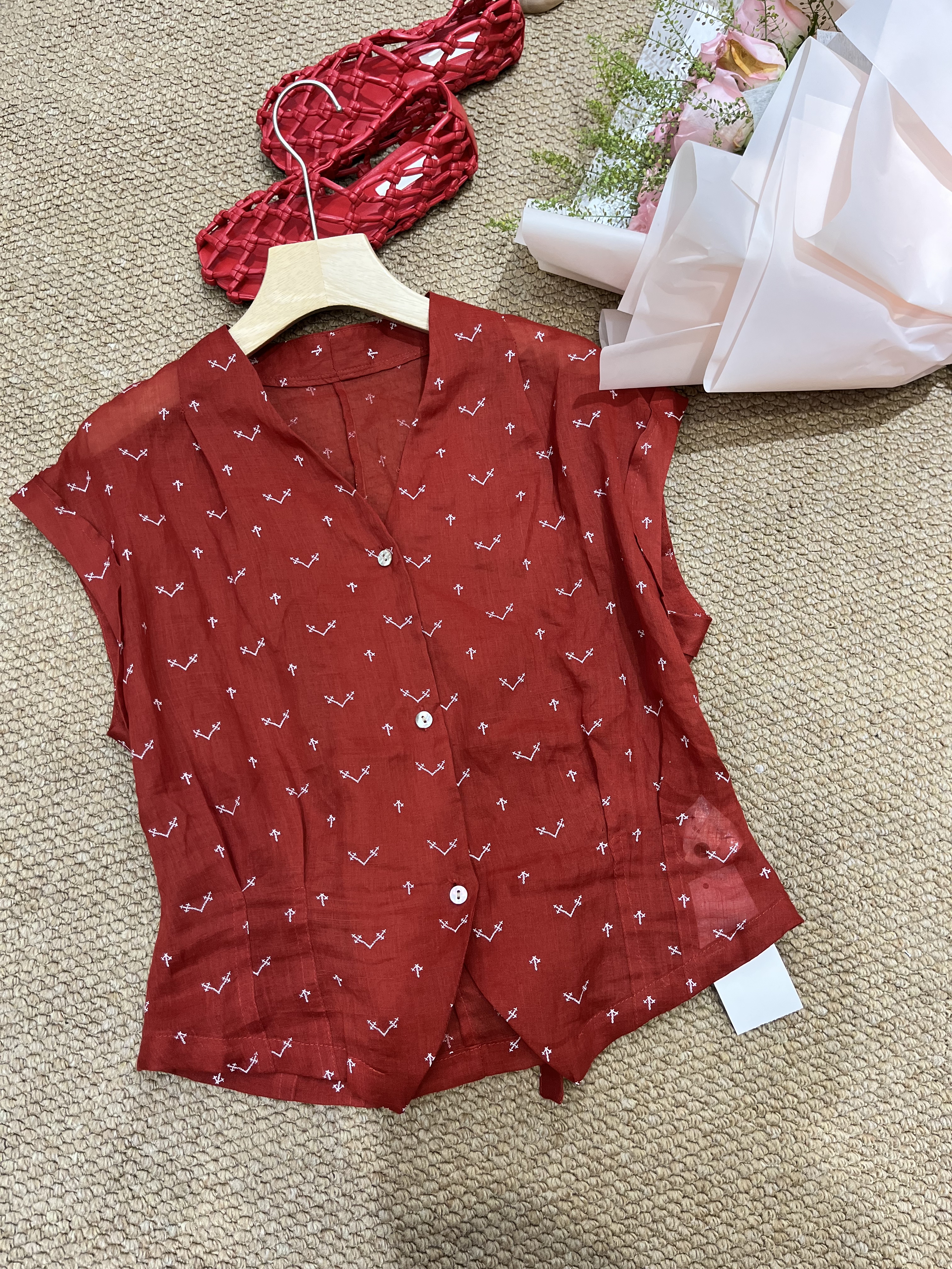 老钱风夏100苎麻V领短袖衬衫