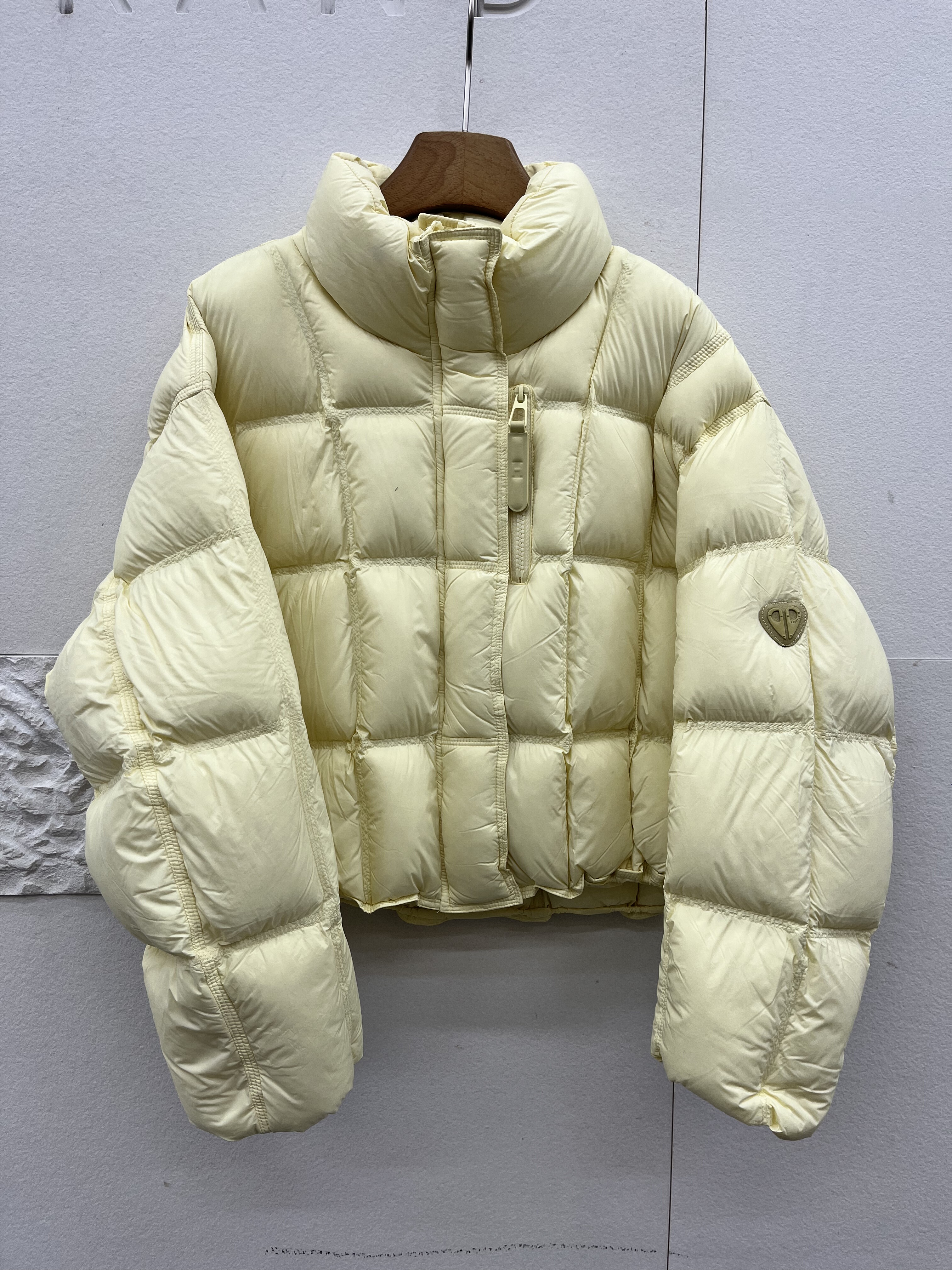 欧洲站2025新款冬立领90白鹅绒羽绒服女短款加厚保暖面包服外套潮