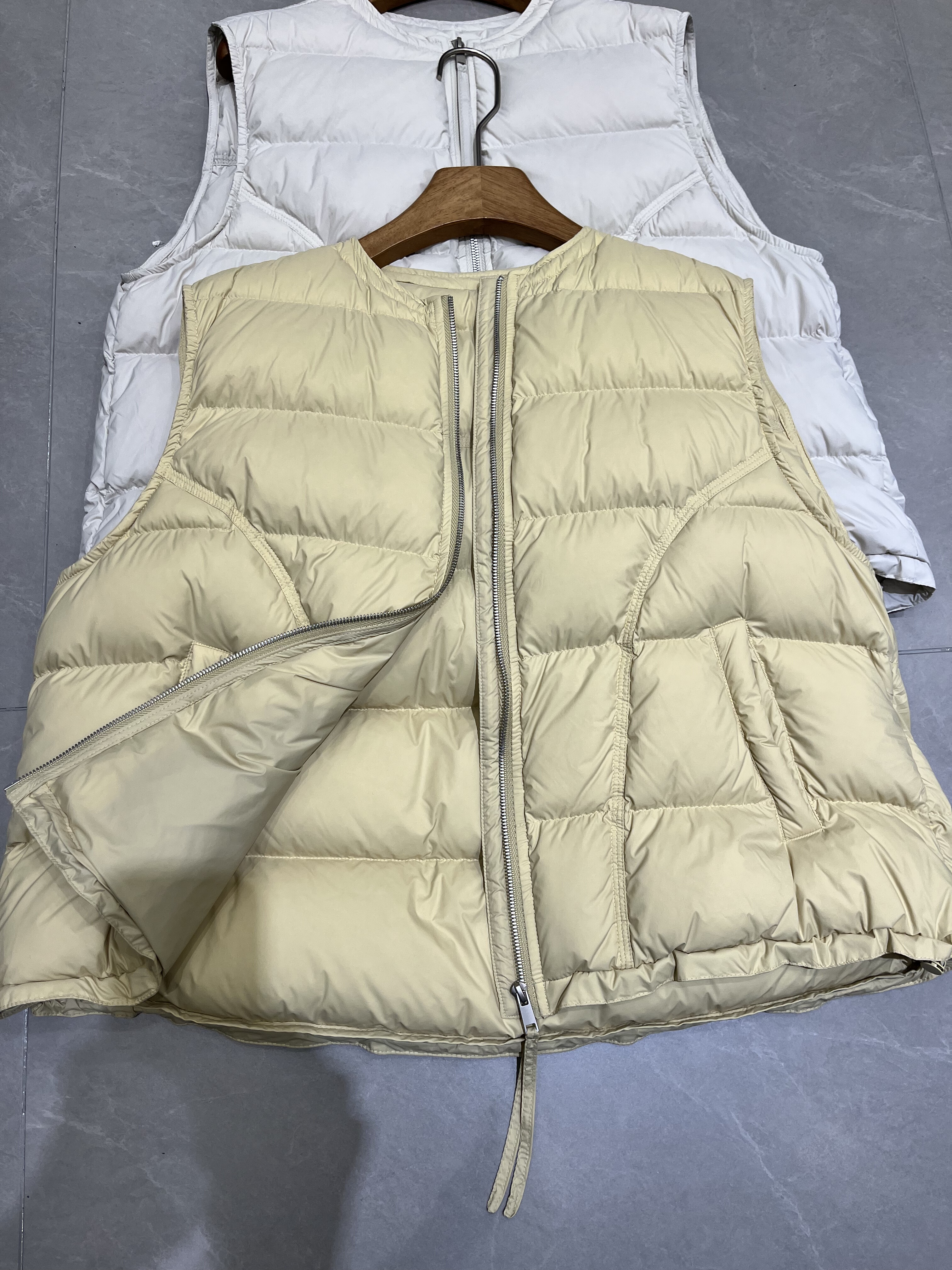 欧洲站欧货2025新款90白鸭绒羽绒马甲女圆领