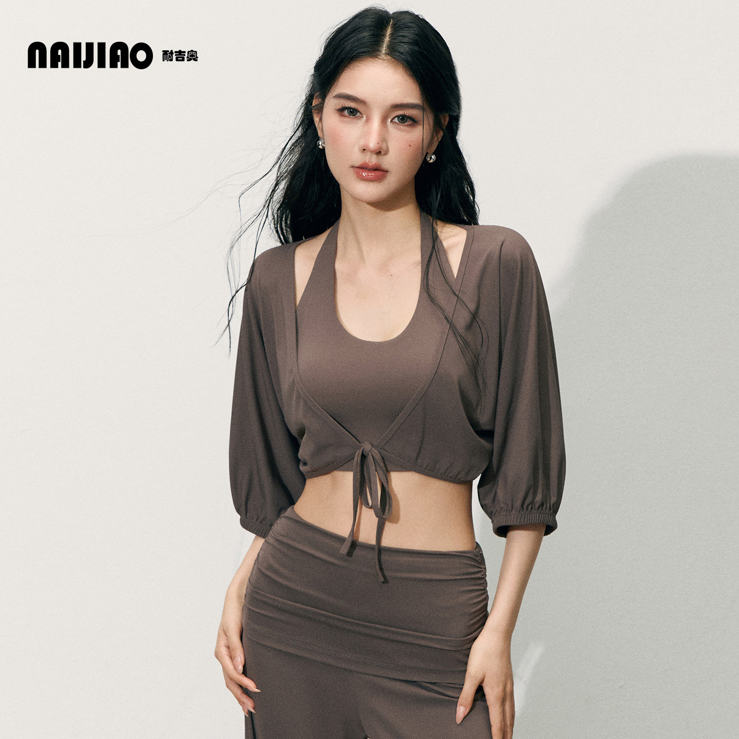 耐吉奥瑜伽服普拉提罩衫短款性感辣妹松弛感宽松运动外套健身中袖