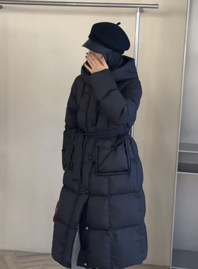 DK冬季新款大牌风斜门襟设计款大口袋系带长款加厚黑色羽绒服女