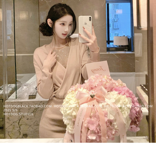 亮片挂脖设计感针织包臀连衣裙短裙 首尔恋人 Hotdog 热狗很辣