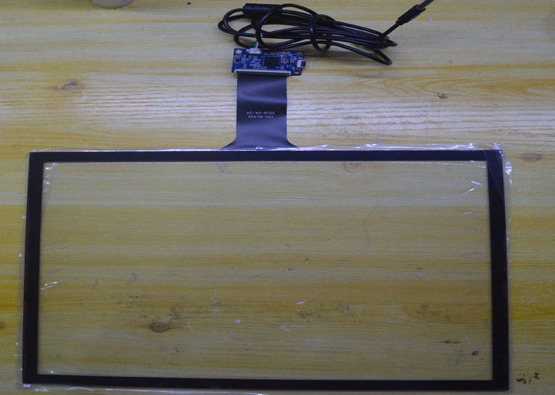 12.寸电容触摸USB接口支持Win7/8/安卓 15.6寸电容触摸USB接口