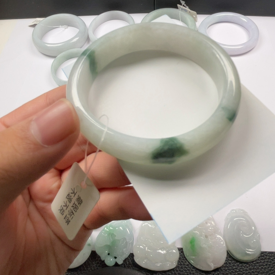 翡翠手镯54 有瑕疵 特价
