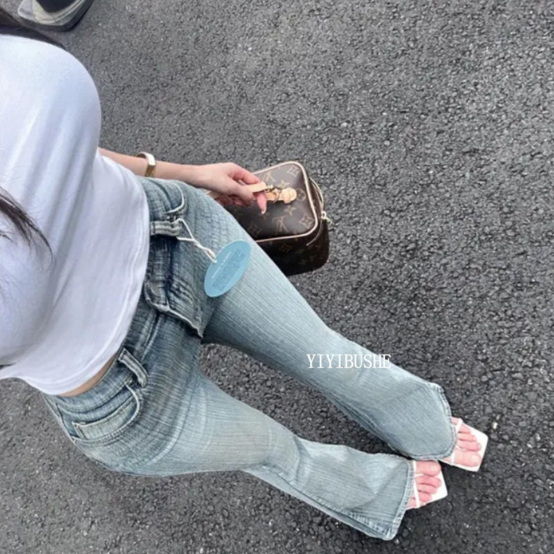 巨好看水洗纹显瘦高腰微喇牛仔裤