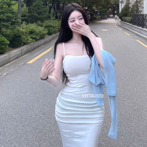 清纯飘逸丰胯褶皱包臀连衣裙