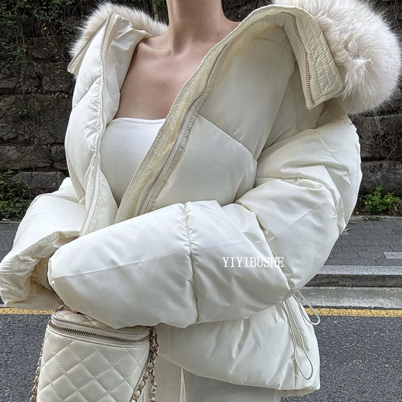 温柔奶白色毛领加厚棉服外套