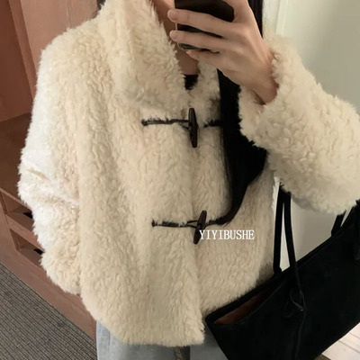 女人味牛角扣加厚仿羊羔毛外套