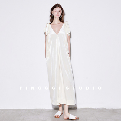 宽松背心丝绒纯色系带V领连衣裙