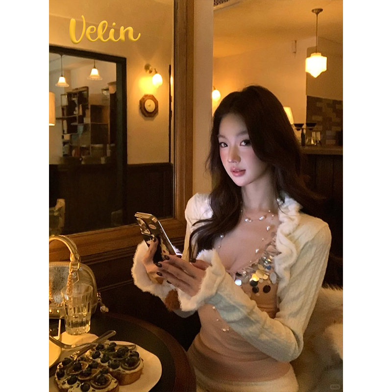 Velin 韩系性感辣妹亮片吊带木耳花边坎肩外套麻花低腰短裤套装