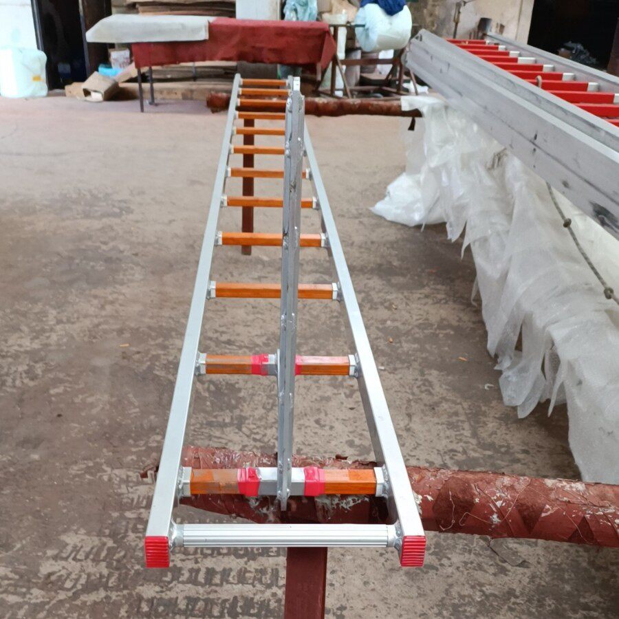 铝合金超轻比武挂钩梯俄式世锦赛挂钩梯TGL4消防拉梯单杠梯伸缩梯