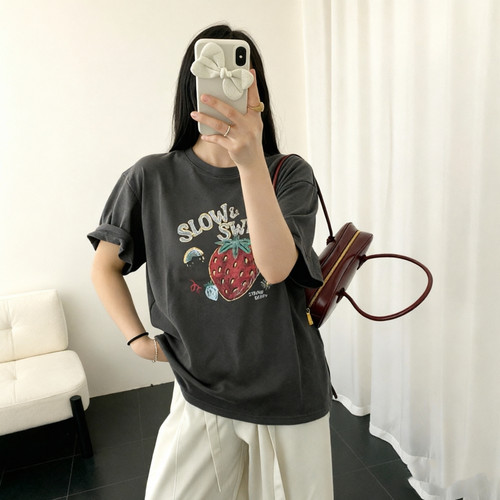 夏上新鸡蛋家草莓印花宽松T恤