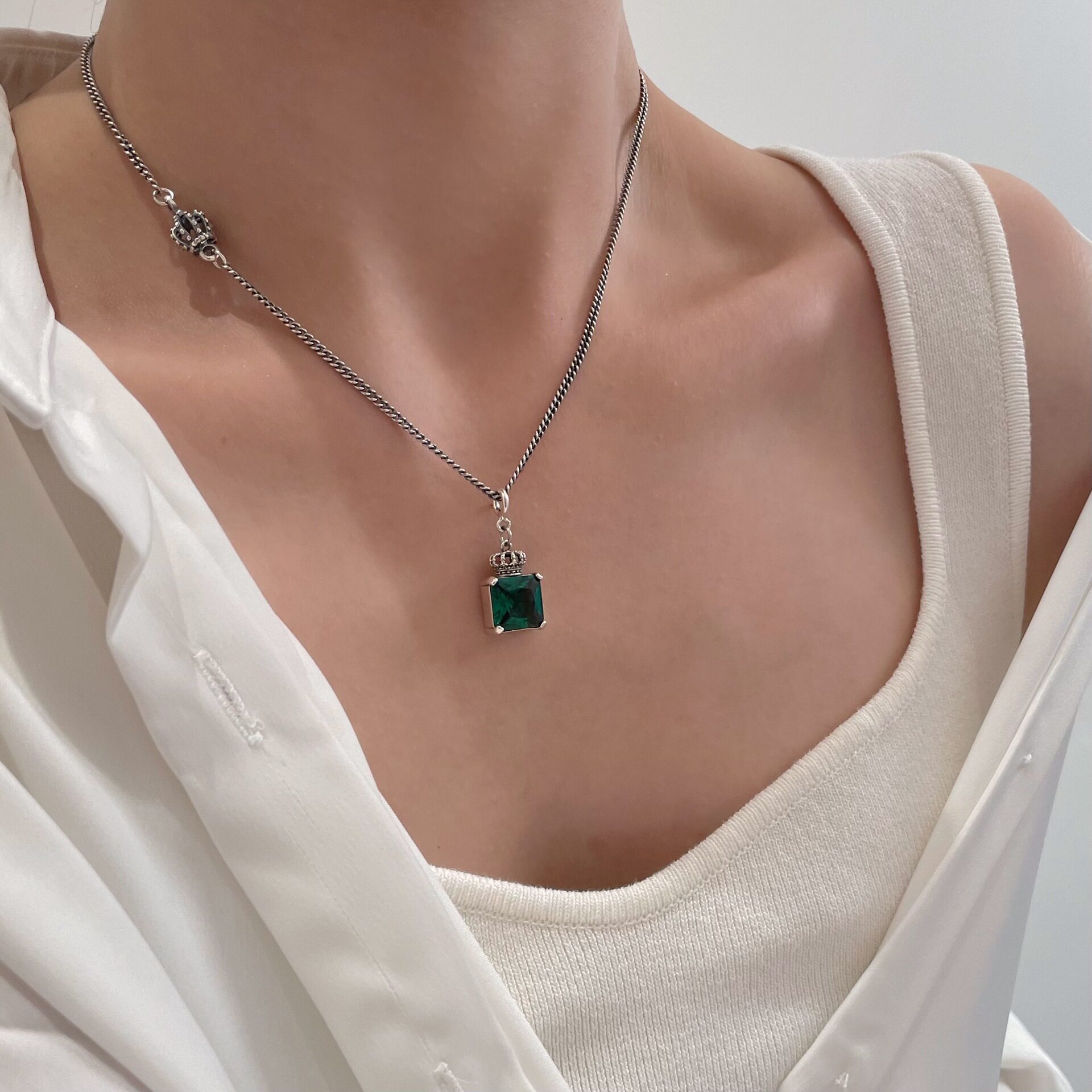 s925纯银绿锆石女王皇冠侧坠复古泰银个性双面吊坠女款项链坠