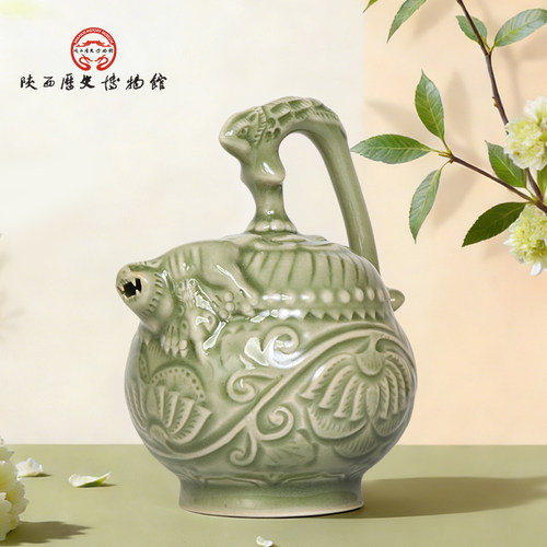 陕西历史博物馆青釉提梁倒流壶