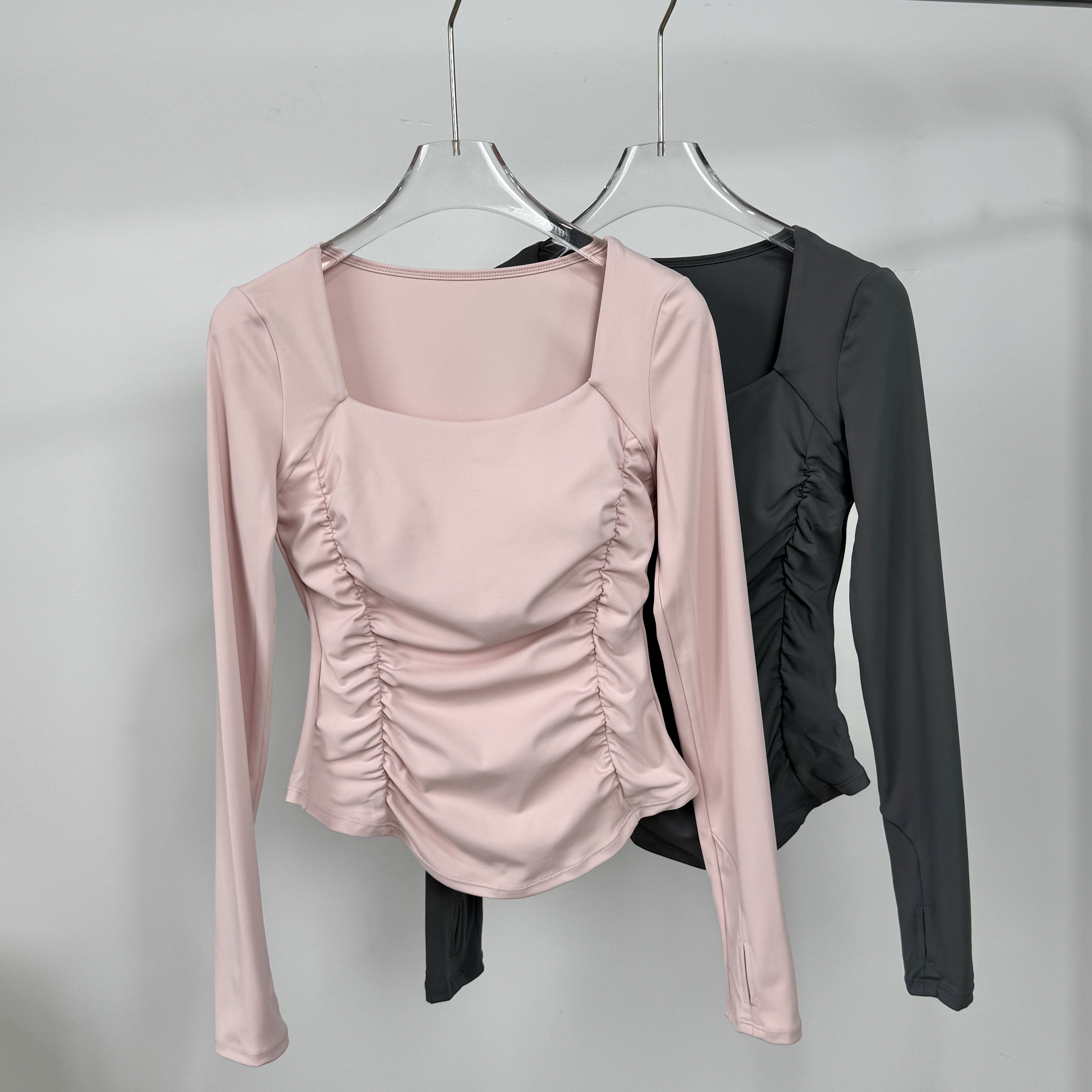 大方领运动一体式速干训练健身服