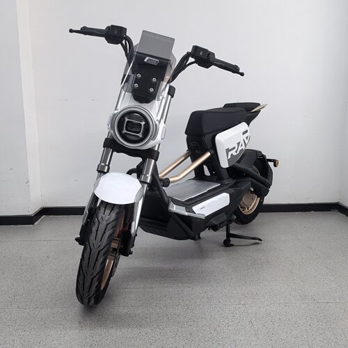 雅迪i7电摩1200W双碟刹APP