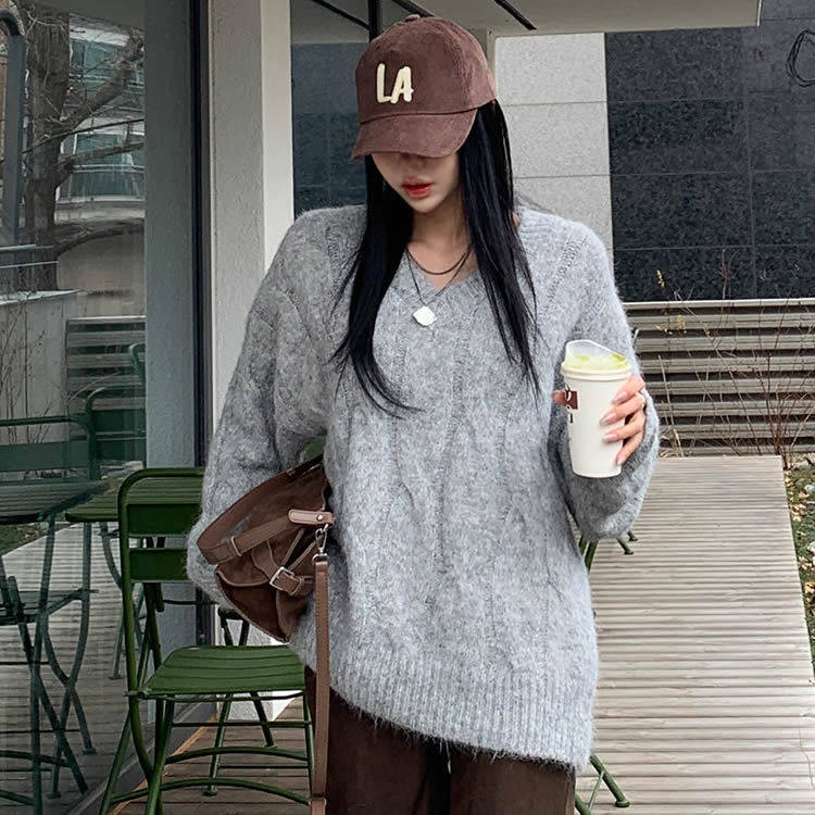 时尚起义韩国潮范2025冬V领扭花纹柔软宽松针织衫毛衣p25122903