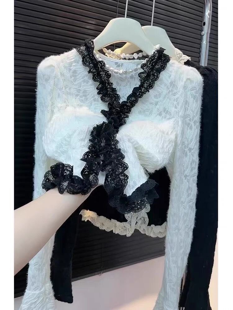 V领拼接蕾丝花边打底衫女2024秋季新款时尚修身短款喇叭袖上衣潮