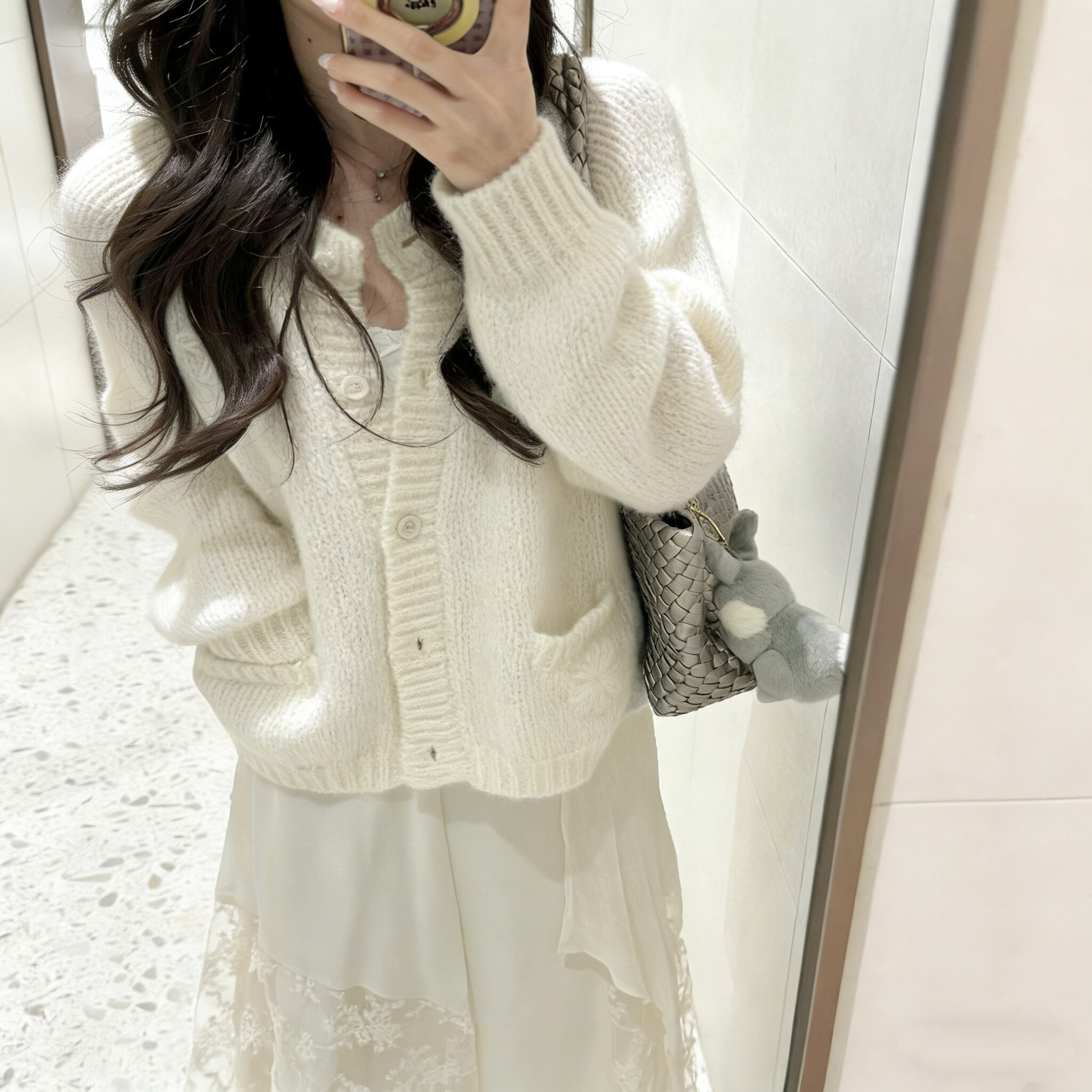 超温柔！白色软糯花朵刺绣针织开衫女2026春装新款韩版宽松上衣潮