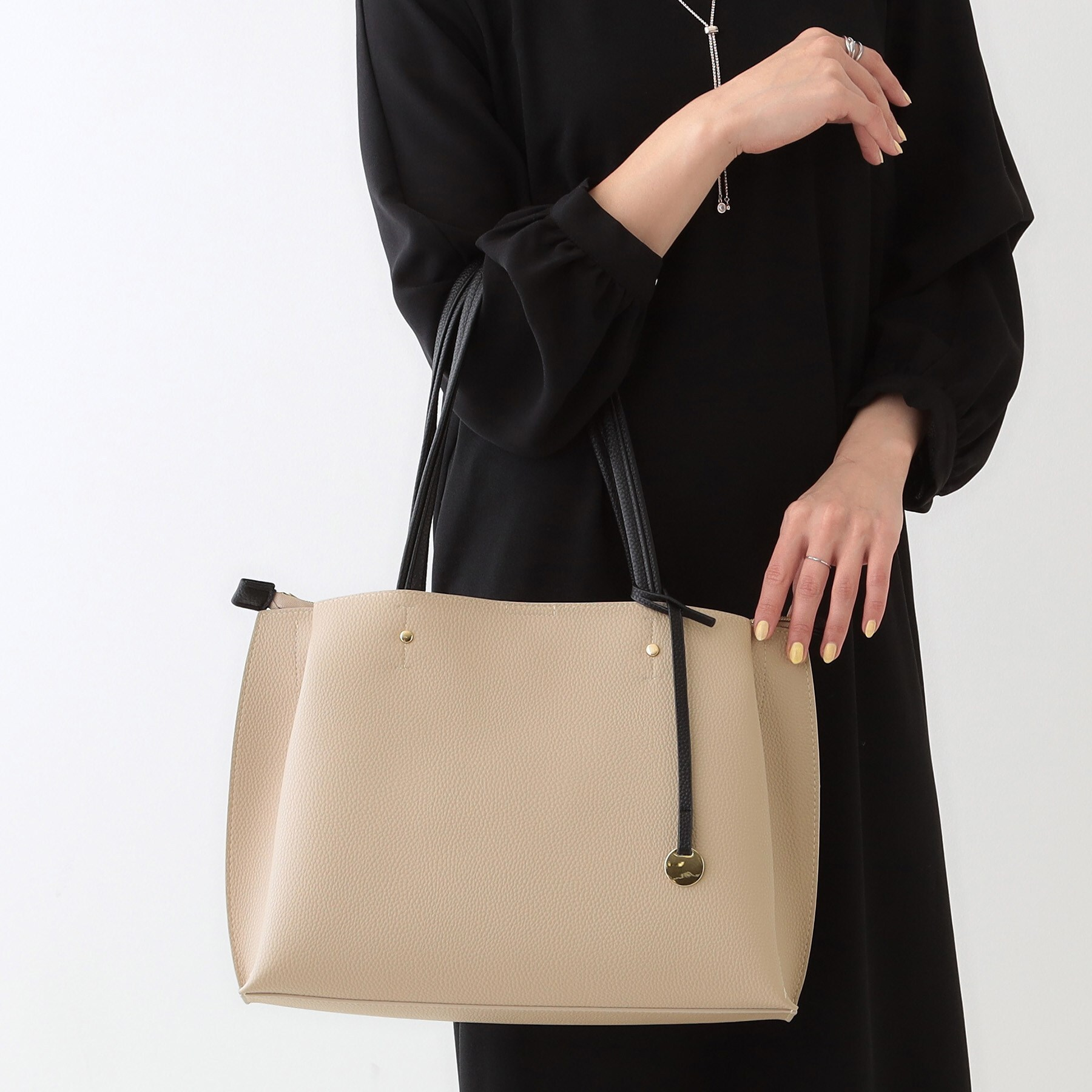 SHOO  2025秋季新款 日本原单外贸手提单肩A4轻量女包