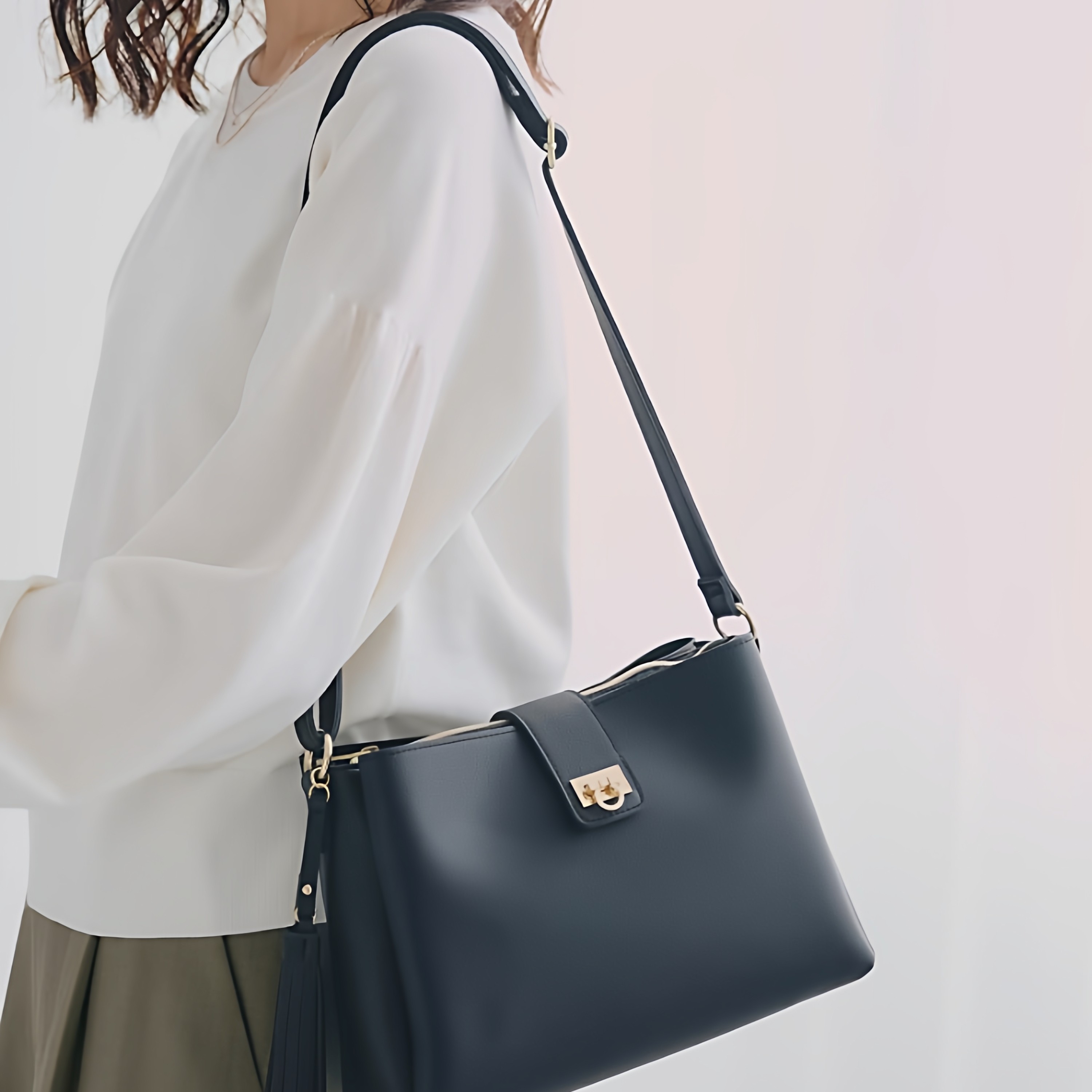 GR 2025秋季新款 日本原单外贸手提单肩流苏人体工学女包