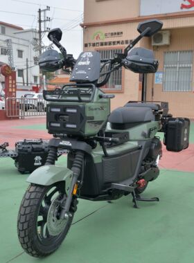 适用本田Square X125祖玛125防摔头排气护杠脚踏板前中货架大灯罩