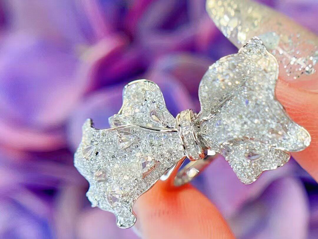 18K金女镶嵌1.5克拉天然南非高品质钻石蝴蝶结戒指真金真钻送证书