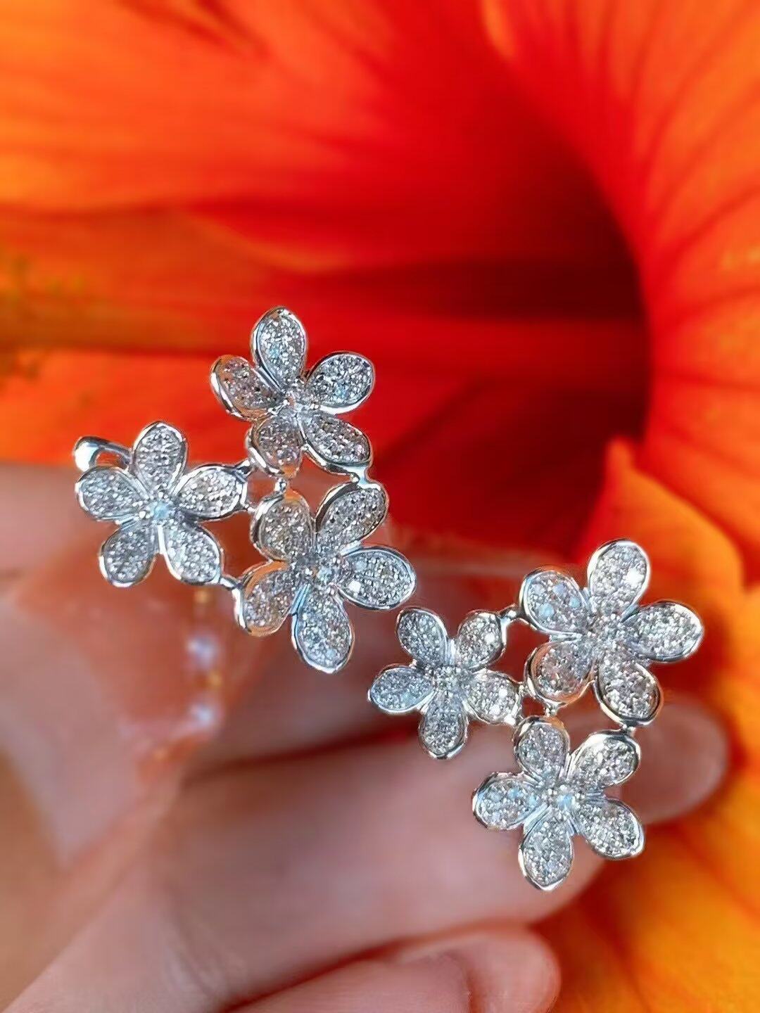 18K金女镶嵌 0.56克拉天然南非高品质钻石耳扣耳环真金真钻送证书