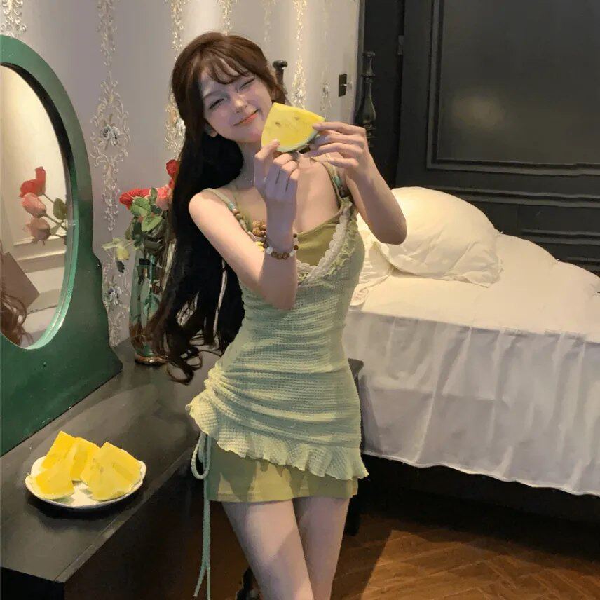 2025新款辣妹纯欲少女风抽绳牛油果绿吊带连衣裙夏季小个子收腰显