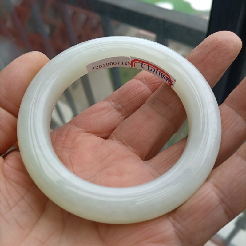 正品纯天然新疆和田玉且末料淡青白玉手镯子56mm女款真玉镯带证书