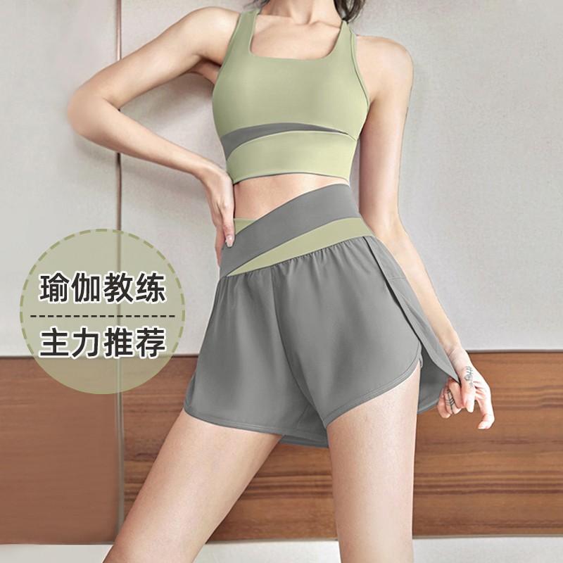 瑜伽服套装女跑步健身服夏季款五分假两件训练专业防走光运动短裤