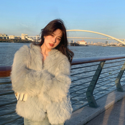 美拉德“治愈系”秋冬新款雾霭蓝毛毛时尚外套女气质毛毛外套2678