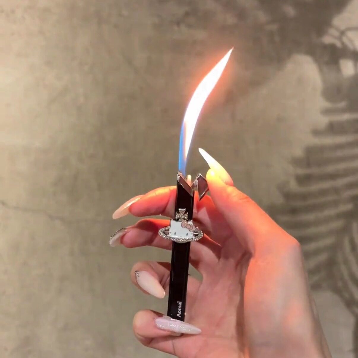 感轻奢时尚小巧金属手作充电打火机送男友闺蜜礼物简约便携潮