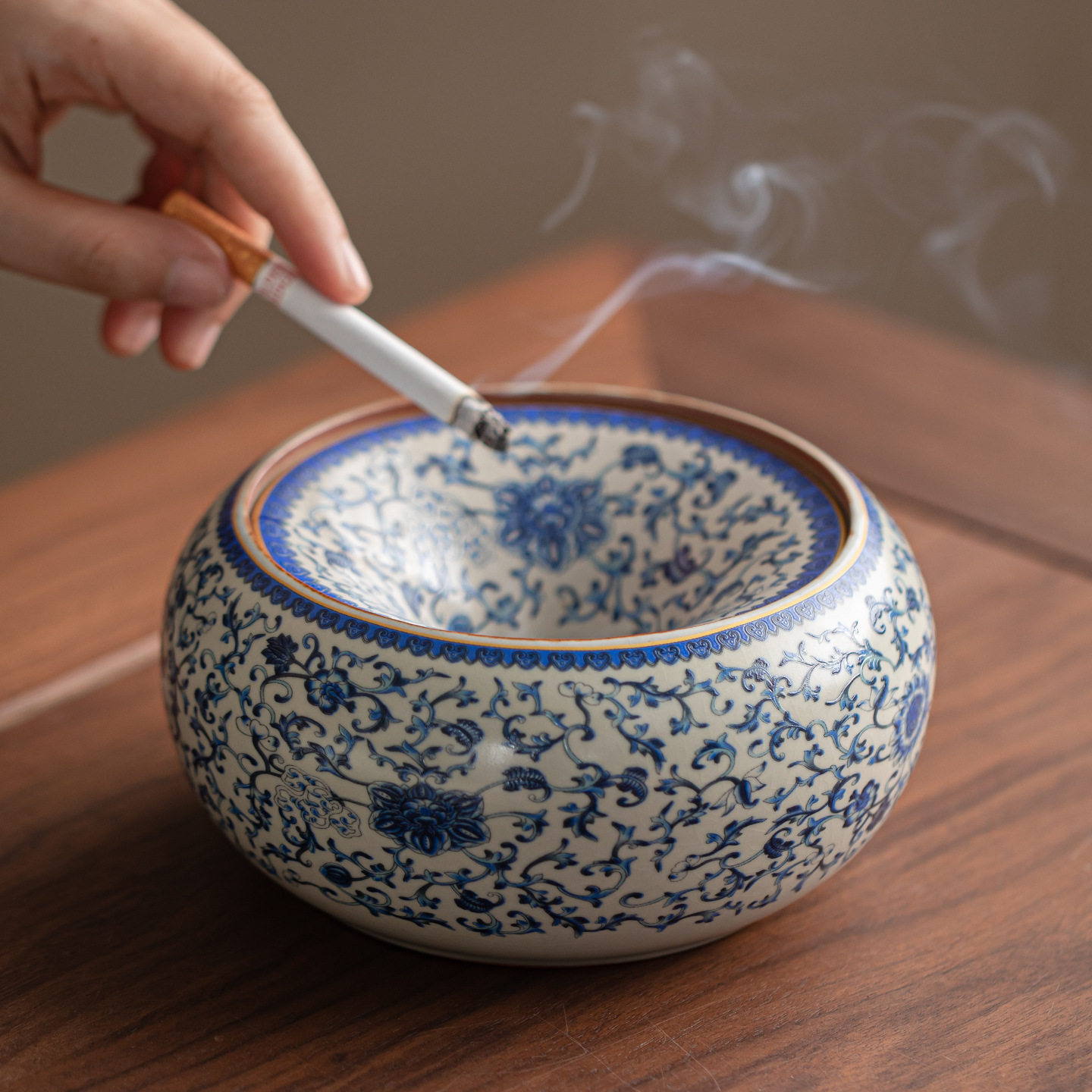 冬未青花瓷陶瓷烟灰缸中式古典纹样灰缸家用客厅茶室创意烟盅缸
