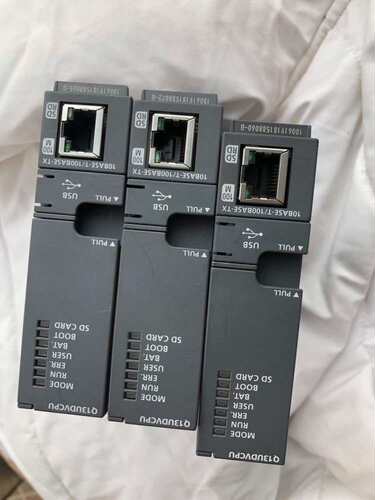 三菱Q13UDVCPU充新成色很好带16G内存卡
