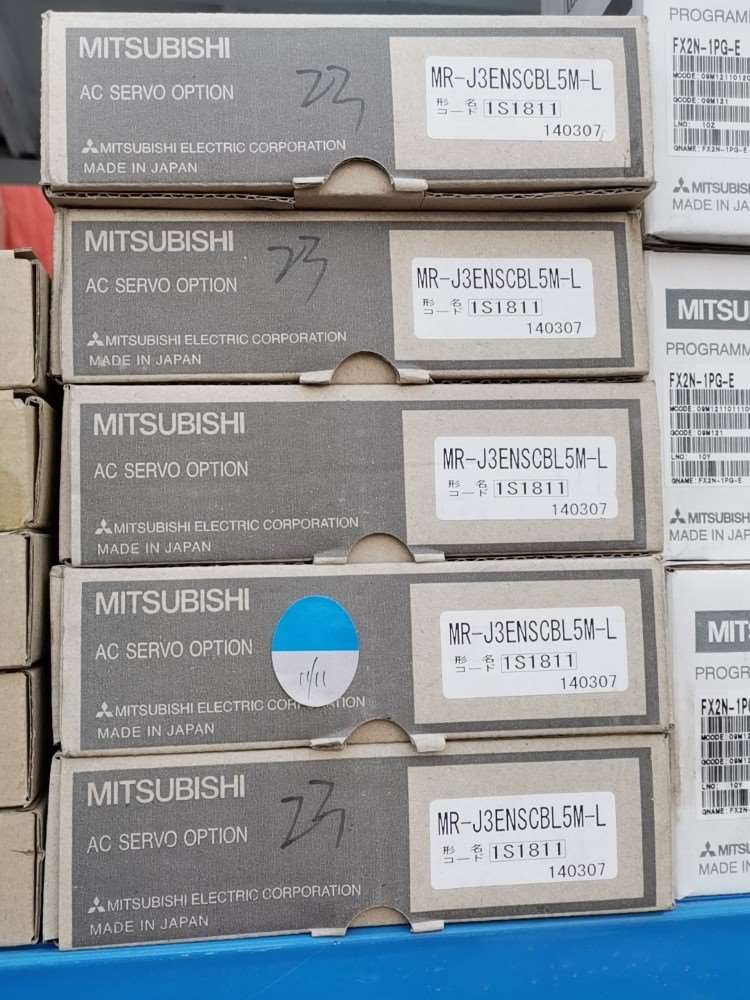 三菱MR-J3ENSCBL5M-L新的懂行会用的来价库