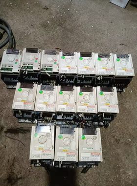 施奈德变频器0.18KWATV12H018M2拆机13台
