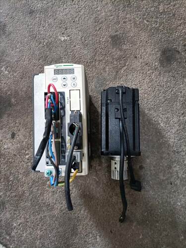 二手拆机斯耐德驱动器LXM23DU07M3X电机BCH08