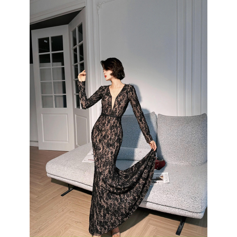 XULU原创新款复合蕾丝性感包臀鱼尾裙气质高腰修身深V领连衣裙